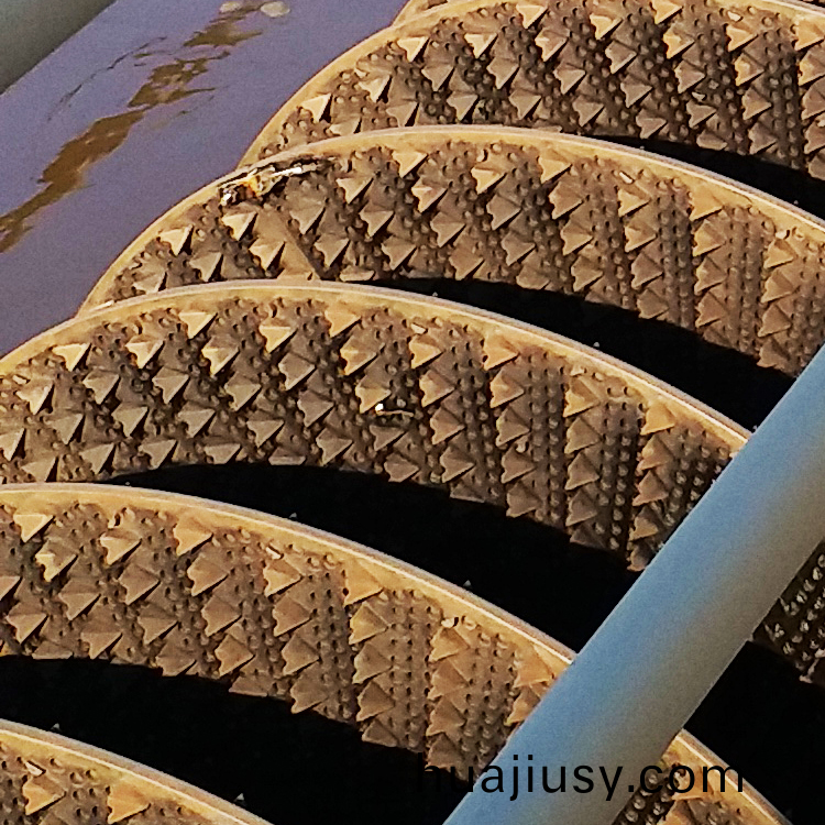 BZD型轉碟(die)曝氣(qi)機